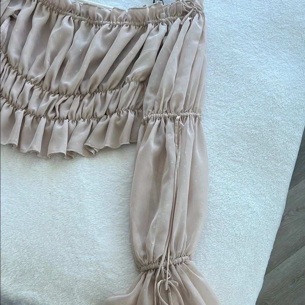 Chic Off-Shoulder Ruffled Blouse - Picture 3 of 4